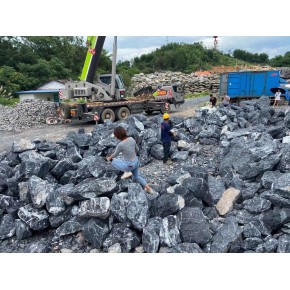 恒峰屹石场一站式直销假山石可送货上门安装施工黑山石价格
