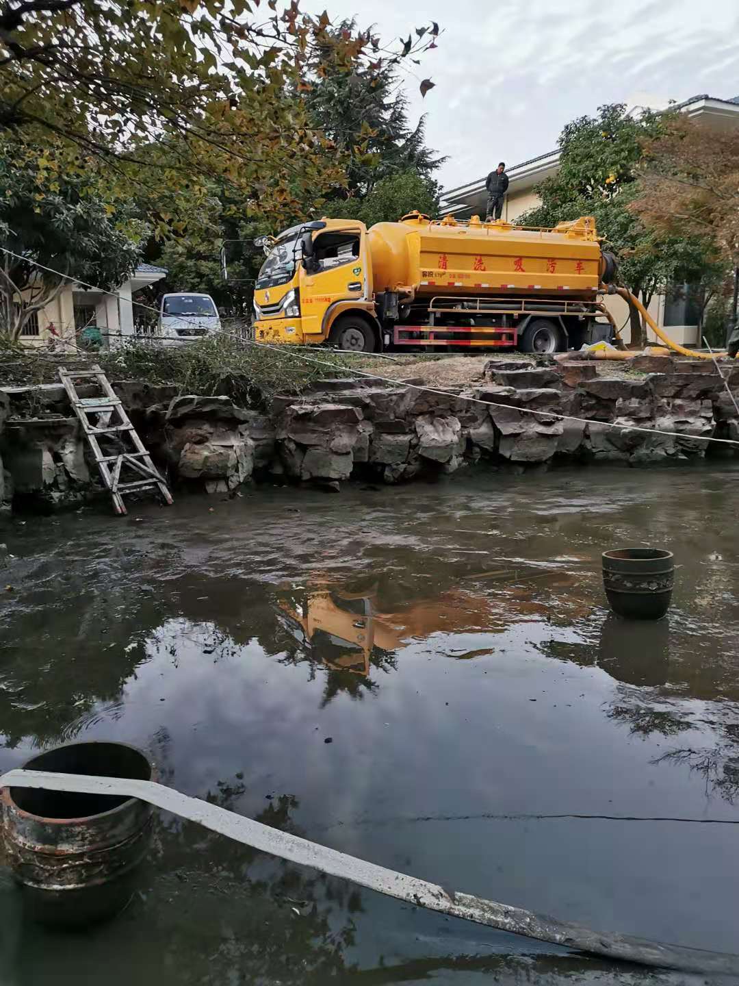 浙江杭州拱墅化工厂污水池清底 全城服务