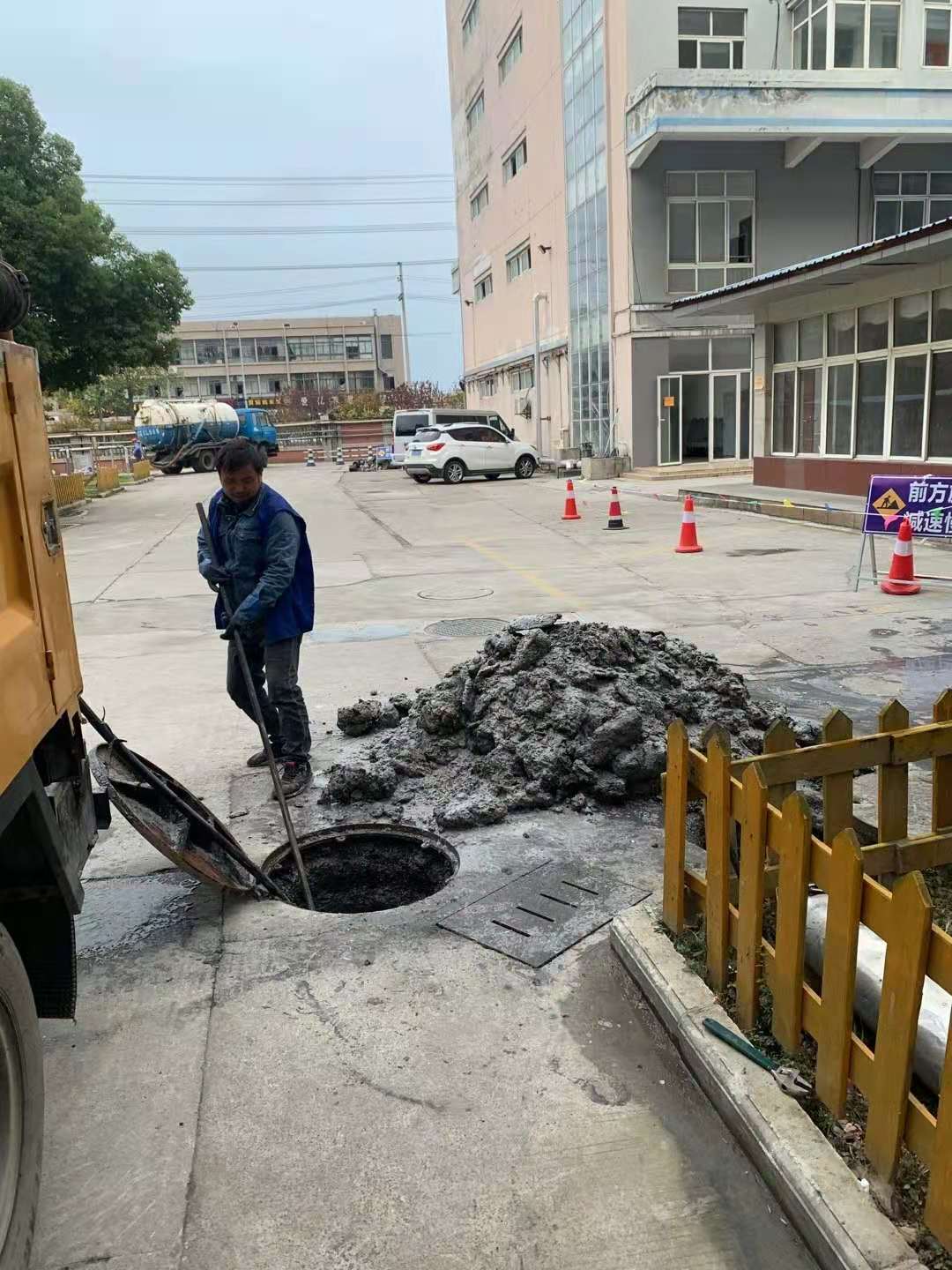 苏州越溪街道工业区排水管道清淤疏通 ——环保公司