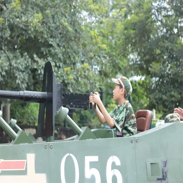 河北邯郸仿真装甲车模型厂家装甲运兵车模型道具生产厂家供应商河北邯郸河北邯郸